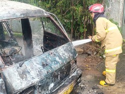 Mobil Angkot Terbakar di Cilebut Bogor gegara Korsleting Listrik