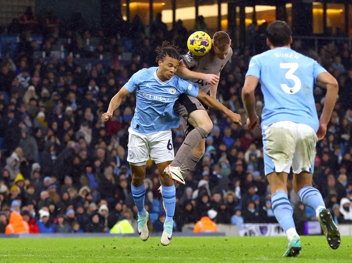 Soccer Football - Premier League - Manchester City v Tottenham Hotspur - Etihad Stadium, Manchester, Britain - December 3, 2023 Tottenham Hotspur's Dejan Kulusevski scores their third goal Action Images via Reuters/Lee Smith NO USE WITH UNAUTHORIZED AUDIO, VIDEO, DATA, FIXTURE LISTS, CLUB/LEAGUE LOGOS OR 'LIVE' SERVICES. ONLINE IN-MATCH USE LIMITED TO 45 IMAGES, NO VIDEO EMULATION. NO USE IN BETTING, GAMES OR SINGLE CLUB/LEAGUE/PLAYER PUBLICATIONS.