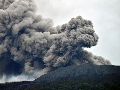 Erupsi, Ini Penampakan Semburan Abu Vulkanik Gunung Marapi