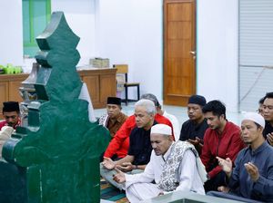 Ziarah ke Makam Guru Tua di Palu, Ganjar Komitmen Tingkatkan SDM Unggul Ziarah ke Makam Guru Tua di Palu, Ganjar Komitmen Tingkatkan SDM Unggul