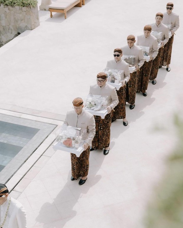 groomsmen Tiko Aryawardhana