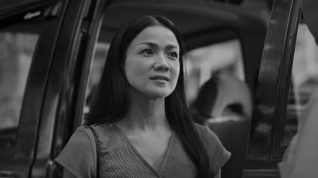 Jatuh Cinta Seperti di Film-film Jatuh Cinta Seperti di Film-film merupakan karya terbaru Yandy Laurens, sutradara di balik Keluarga Cemara (2019) hingga serial Yang Hilang dalam Cinta (2022).