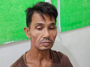 Terbongkar Kelakuan Jauhari Perkosa Anak Tiri hingga Hamil 6 Bulan Terbongkar Kelakuan Jauhari Perkosa Anak Tiri hingga Hamil 6 Bulan