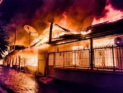 8 Rumah Nakes RSUD Abepura Hangus Terbakar gegara Anak-anak Main Petasan