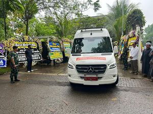Jenazah Eks Kepala BNPB Doni Monardo Diberangkatkan Menuju Mako Kopassus Jenazah Eks Kepala BNPB Doni Monardo Diberangkatkan Menuju Mako Kopassus