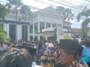 Dianggap Provokator, 2 Orang Diamankan Buntut Demo Ricuh di Sampang Dianggap Provokator, 2 Orang Diamankan Buntut Demo Ricuh di Sampang
