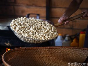 Gurihnya Bisnis Kerupuk Atom, Bisa Raup Omzet hingga Rp 100 Juta/Bulan Gurihnya Bisnis Kerupuk Atom, Bisa Raup Omzet hingga Rp 100 Juta/Bulan