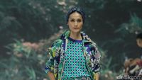 Foto: 10 Koleksi Busana Modest Corak Bunga nan Playful dari Heaven Lights