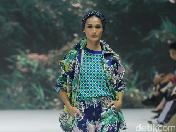 Foto: 10 Koleksi Busana Modest Corak Bunga nan Playful dari Heaven Lights