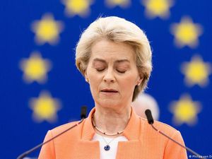 KTT Uni Eropa-China Dibayangi Prahara Politik dan Ekonomi