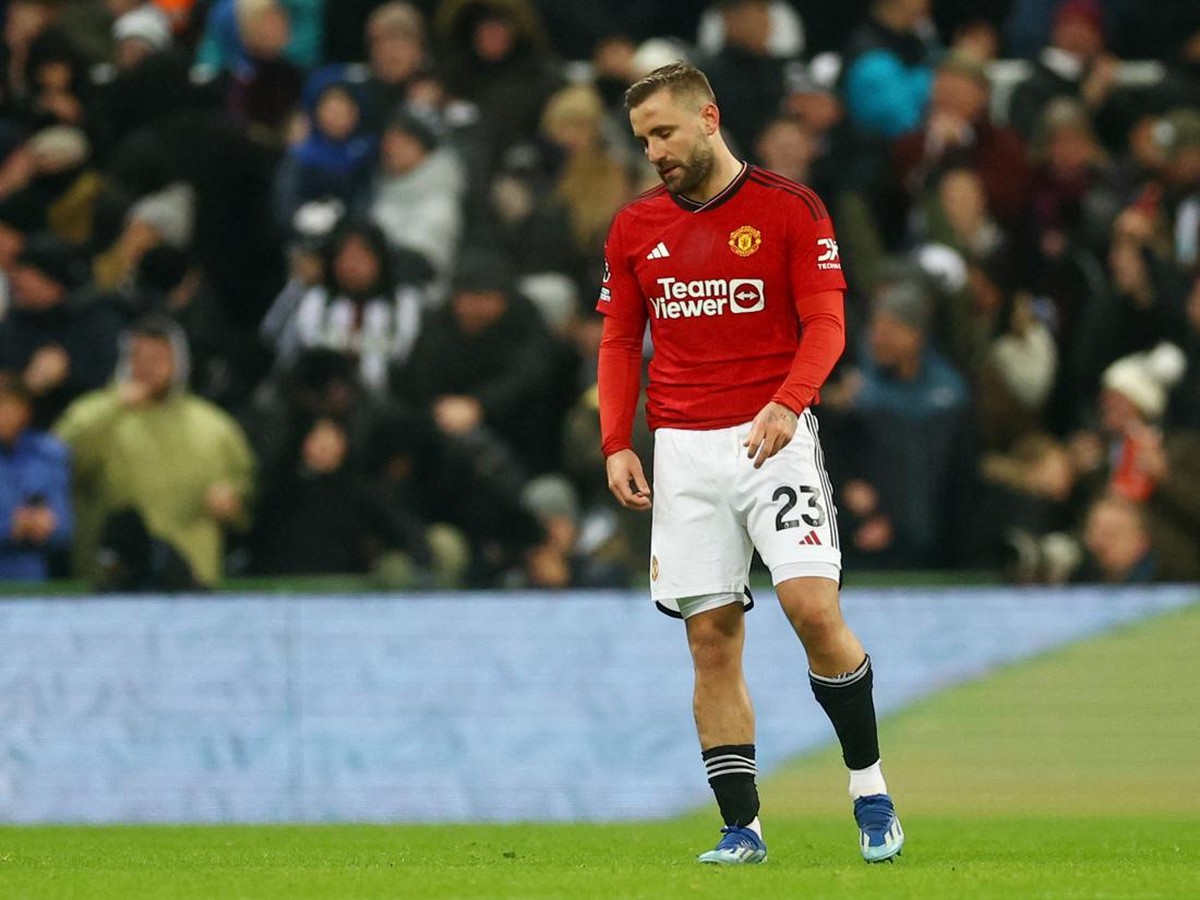 Luke Shaw dikonfirmasi Manchester United absen beberapa bulan. (Foto: Action Images via Reuters/LEE SMITH)