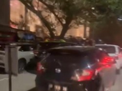 Heboh Warga Protes Bahu Jalan Depan Upperhills Jadi Parkiran