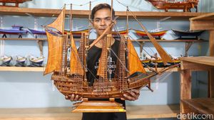 Miniatur Kapal Pong-pong Banyak Diburu Wisatawan