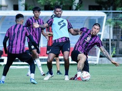 Hadapi Persis, Pemain Arema FC Diingatkan Tak Kena Kartu Merah Lagi