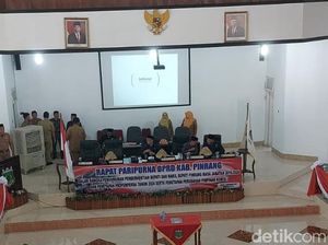 Bupati-Wabup Pinrang Absen Paripurna Pemberhentian di DPRD Sedang di Bali Bupati-Wabup Pinrang Absen Paripurna Pemberhentian di DPRD Sedang di Bali