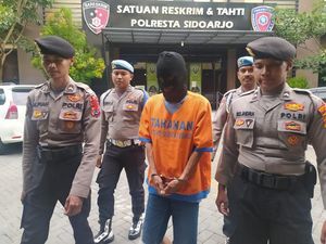 Biadab, Ayah di Sidoarjo Pukuli dan Perkosa Anak Kandung hingga Tiga Kali Biadab, Ayah di Sidoarjo Pukuli dan Perkosa Anak Kandung hingga Tiga Kali