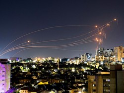 Hamas Tembakkan Belasan Roket ke Israel Saat Tahun Baru 2024