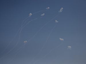 Sirine Israel Meraung saat Drone Hizbullah Bombardir Nahariya Sirine Israel Meraung saat Drone Hizbullah Bombardir Nahariya