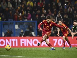 Sassuolo Vs AS Roma: Gol Penalti Dybala Bantu Giallorossi Menang Tipis Sassuolo Vs AS Roma: Gol Penalti Dybala Bantu Giallorossi Menang Tipis