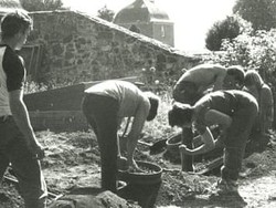 Kisah Siswa di Skotlandia, Temukan Harta Karun Mesir Kuno di Halaman Sekolahnya