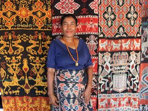 Tenun Sumba Warisan Budaya yang Melegenda Tenun Sumba Warisan Budaya yang Melegenda