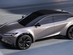 Lihat Lebih Dekat Mobil Listrik Konsep Garapan Toyota dan BYD Lihat Lebih Dekat Mobil Listrik Konsep Garapan Toyota dan BYD