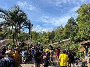 Jalan Poros Sinjai-Malino Masih Lumpuh gegara Longsor, Lalu Lintas Macet! Jalan Poros Sinjai-Malino Masih Lumpuh gegara Longsor, Lalu Lintas Macet!