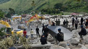Alat Berat Dikerahkan Cari Korban Hilang Banjir Bandang Humbahas Sumut