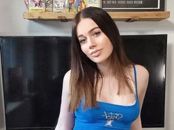 Model Ini Jual Kuku Kaki, Laku Rp 196 Juta