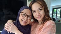 8 Foto Ibu Ashraf Sinclair yang Restui BCL Nikah, Disebut Mertua Idaman