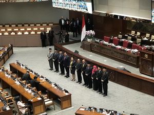 Paripurna DPR Setujui 7 Hakim Mahkamah Agung Paripurna DPR Setujui 7 Hakim Mahkamah Agung