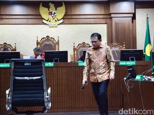 Dadan Bantah Jaksa soal Oleh-oleh Tas Mewah untuk Hasbi Hasan Dadan Bantah Jaksa soal Oleh-oleh Tas Mewah untuk Hasbi Hasan