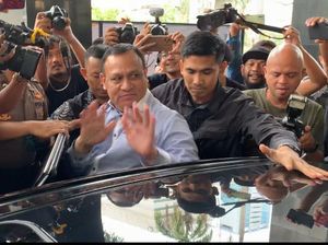 Firli Bahuri Irit Bicara Usai 2 Jam Diperiksa Dewas KPK