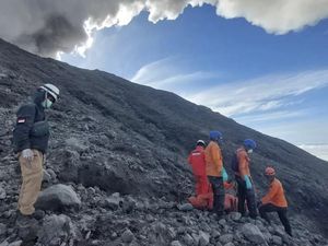 Tentang Ramainya Pendakian Saat Gunung Marapi Berstatus Waspada Tentang Ramainya Pendakian Saat Gunung Marapi Berstatus Waspada