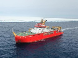 Gunung Es Raksasa yang Terus Bergerak di Antartika