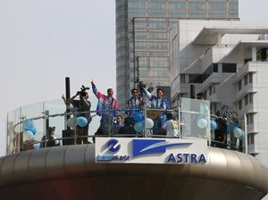 Momen Astra Gandeng RAN Gelar Pertunjukan Musik di Halte Bundaran HI Momen Astra Gandeng RAN Gelar Pertunjukan Musik di Halte Bundaran HI