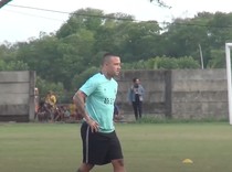 Intip Latihan Perdana Radja Nainggolan Bersama Bhayangkara FC