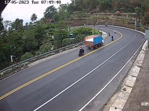 Lalin Jogja-Wonosari Lancar, Pemotor Hindari Blind Spot Ya! Lalin Jogja-Wonosari Lancar, Pemotor Hindari Blind Spot Ya!