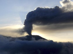 Gunung Marapi Hujan Abu, Masyarakat Diimbau Kurangi Aktivitas di Luar Rumah