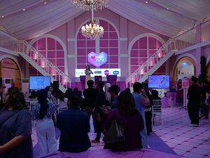 Serentak 3 Kota, Seru-seruan Belanja di Lazada Fest 12.12 Pop-Up Festival