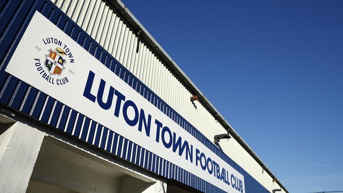 Soccer Football - Premier League - Luton Town v Crystal Palace - Kenilworth Road, Luton, Britain - November 25, 2023 General view outside the stadium before the match Action Images via Reuters/John Sibley NO USE WITH UNAUTHORIZED AUDIO, VIDEO, DATA, FIXTURE LISTS, CLUB/LEAGUE LOGOS OR LIVE SERVICES. ONLINE IN-MATCH USE LIMITED TO 45 IMAGES, NO VIDEO EMULATION. NO USE IN BETTING, GAMES OR SINGLE CLUB/LEAGUE/PLAYER PUBLICATIONS.