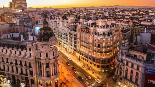 Madrid, Spanyol/Foto: Unsplash.com/Florian Wehde Negara-negara yang siap bayar kamu jika pindah ke sana