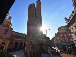 Khawatir Runtuh, Menara Miring Italia Beri Status Tiap 15 Menit Khawatir Runtuh, Menara Miring Italia Beri Status Tiap 15 Menit