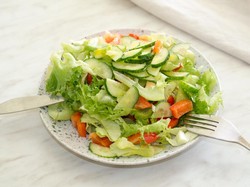 Dokter Spesialis Ungkap Penjelasan Medis soal Diet Mentimun yang Lagi Viral