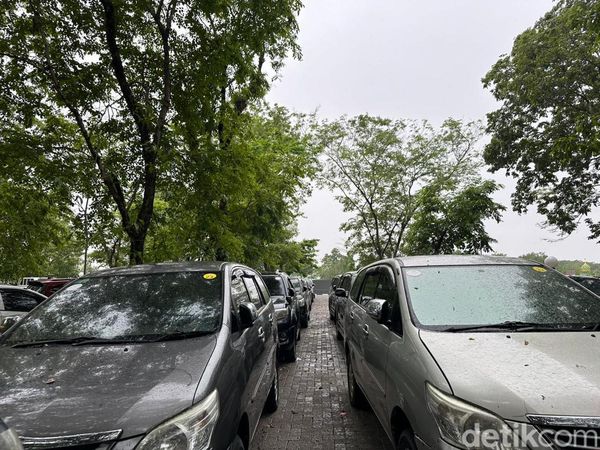 Deretan Mobil Dinas Pemprov Sulsel Usia 9 hingga 19 Tahun Dilelang