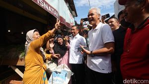 Momen Ganjar Blusukan ke Pasar Baru Balikpapan