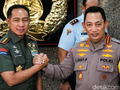 Momen Panglima TNI Sowan ke Kapolri Bahas Sinergitas