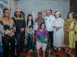 Safari Diakonia Natal, Pemkab Dairi Beri Pengobatan Gratis-Sembako