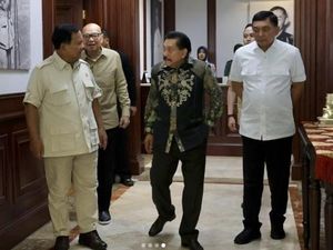 Prabowo Bertemu Hendropriyono di Kemhan: Sekali Komandan Tetap Komandan Prabowo Bertemu Hendropriyono di Kemhan: Sekali Komandan Tetap Komandan