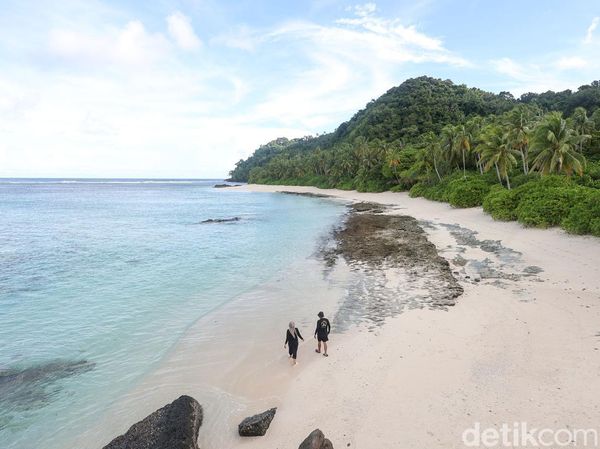 Keindahan Pulau Senoa di Kepulauan Riau